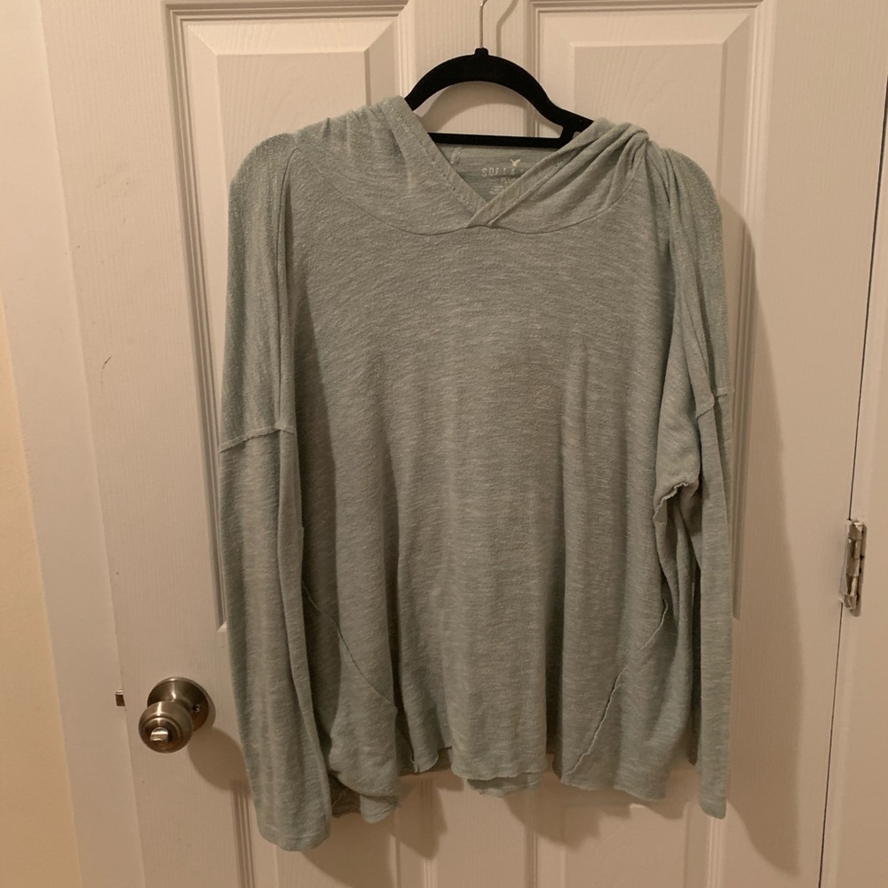 AE light sweater with hood